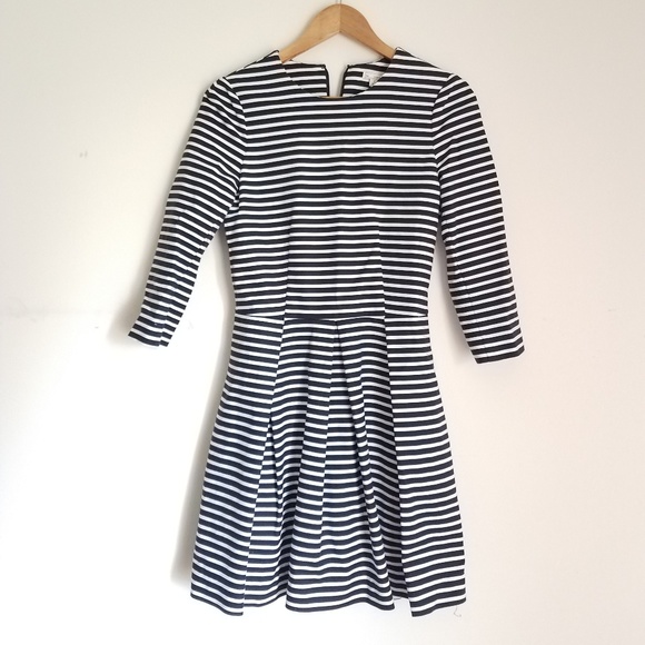 Gap fit & flare navy white stripe dress, size 2 - Picture 1 of 3